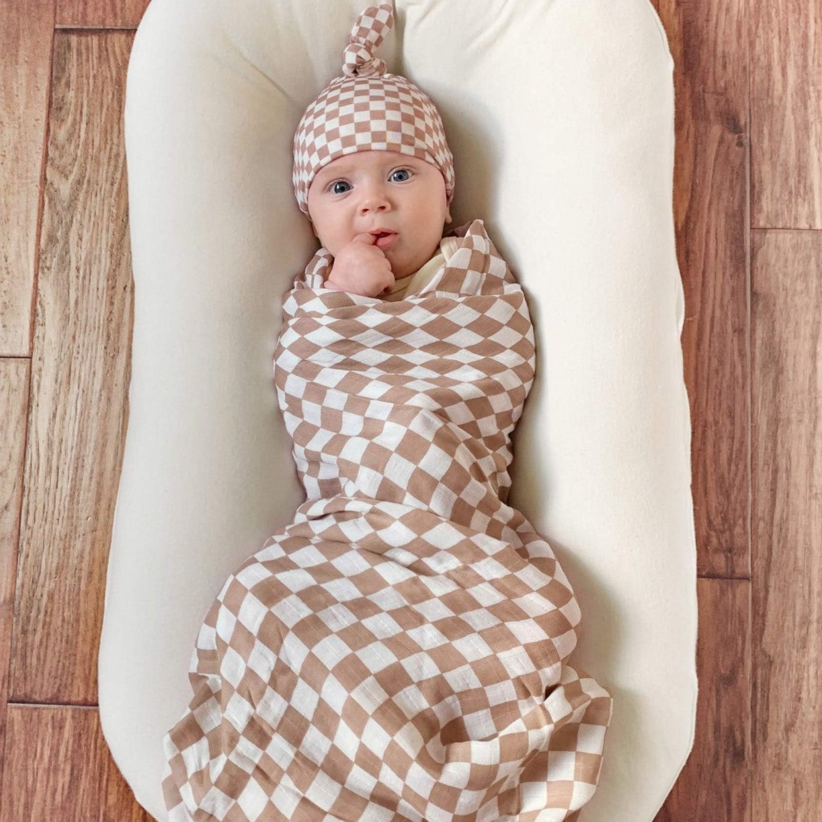 LifeTree Muslin Swaddle Blankets Neutral, Baby Swaddling Wrap Nursery Blanket for Boys & Girls Unisex, Soft 70% Viscose from Bamboo and 30% Cotton, Large 47 x 47 inches, Bear & Checkered Coffee - LittleTreasures