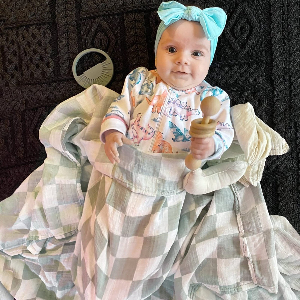 LifeTree Muslin Swaddle Blankets Neutral, Baby Swaddling Wrap Nursery Blanket for Boys & Girls Unisex, Soft 70% Viscose from Bamboo and 30% Cotton, Large 47 x 47 inches, Bear & Checkered Coffee - LittleTreasures