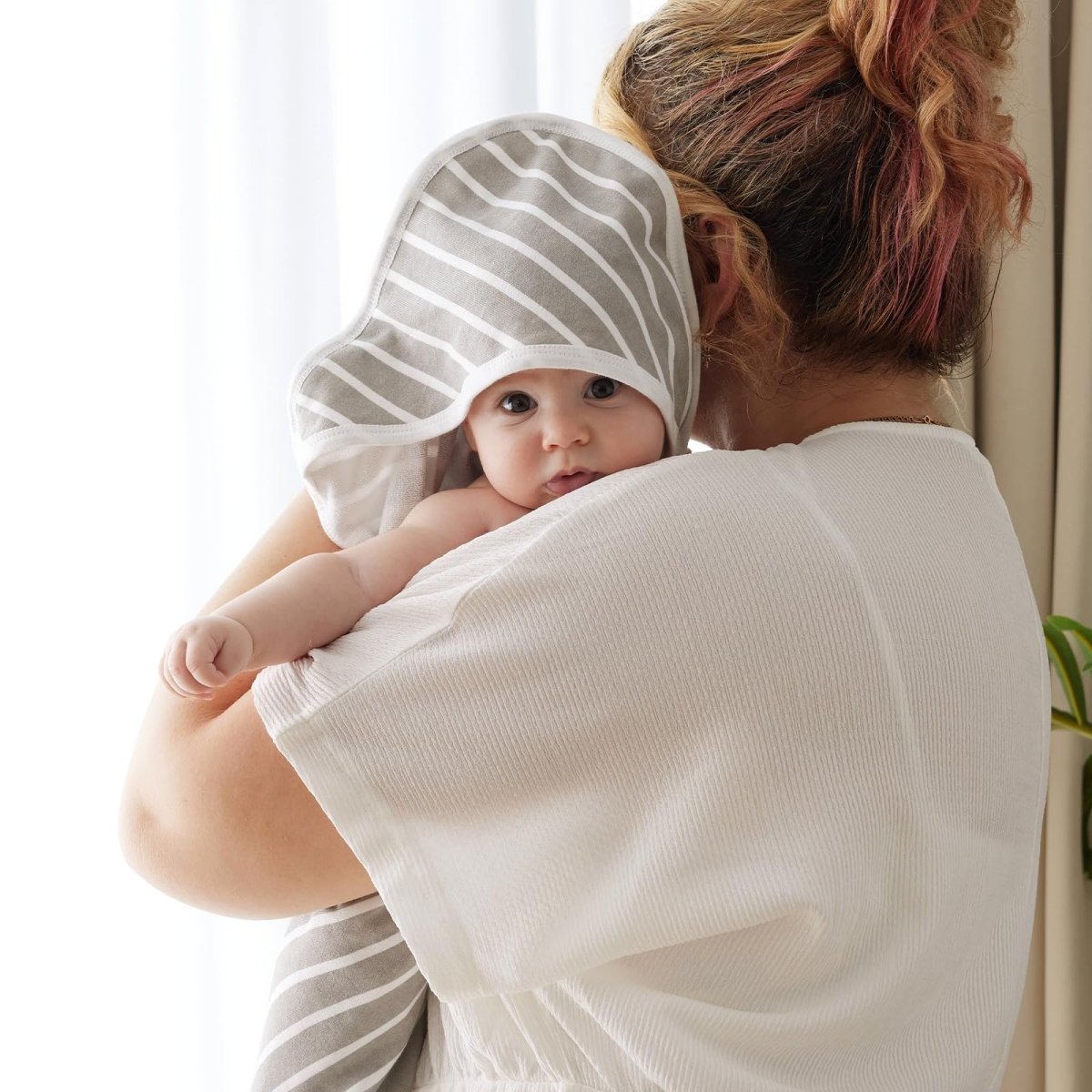 Momcozy Ultra - Soft Hooded Baby Towel - Cozy Bath Essentials - LittleTreasures