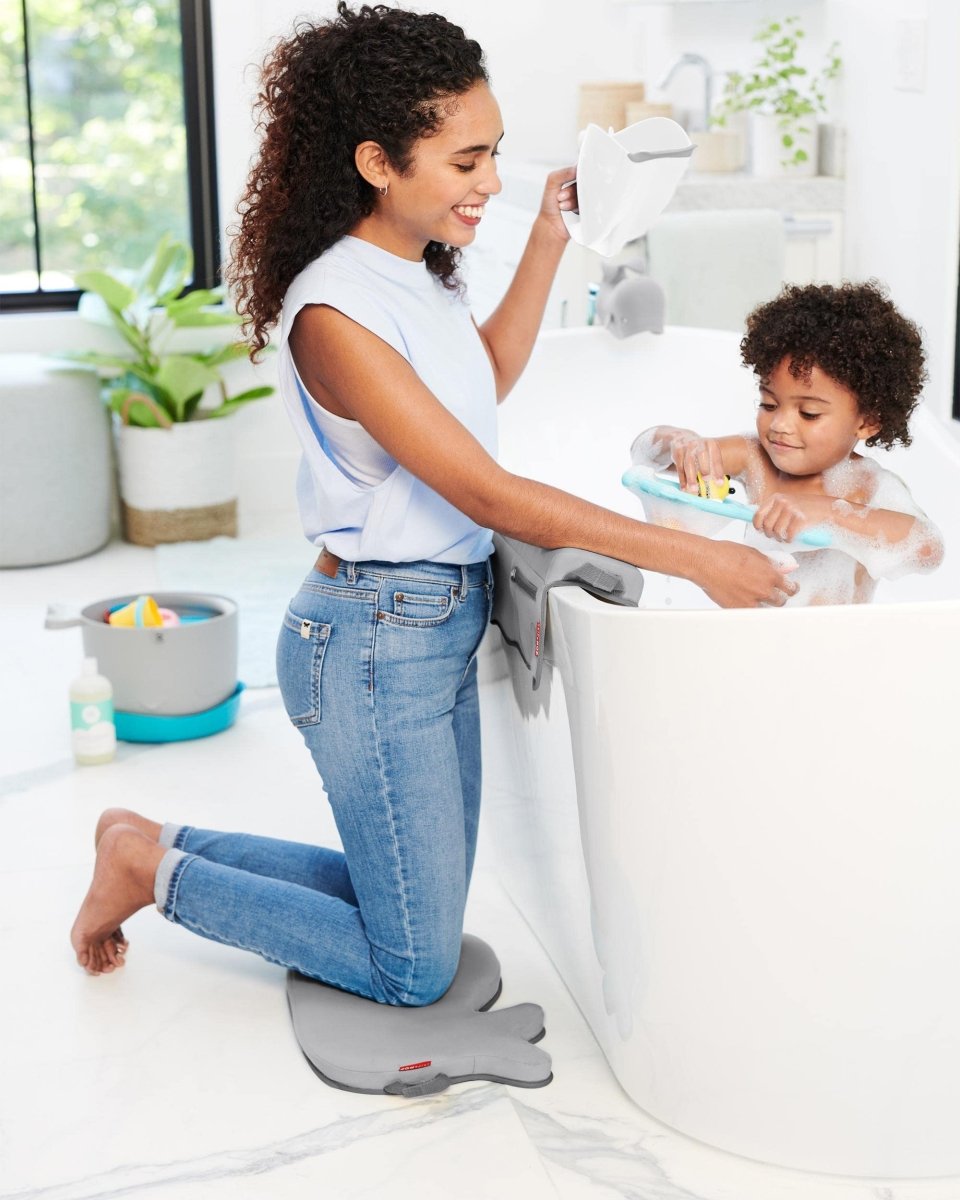 Skip Hop Moby Bath Rinse Cup: Tear - free Waterfall Rinser, Grey - LittleTreasures