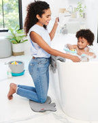 Skip Hop Moby Bath Rinse Cup: Tear - free Waterfall Rinser, Grey - LittleTreasures