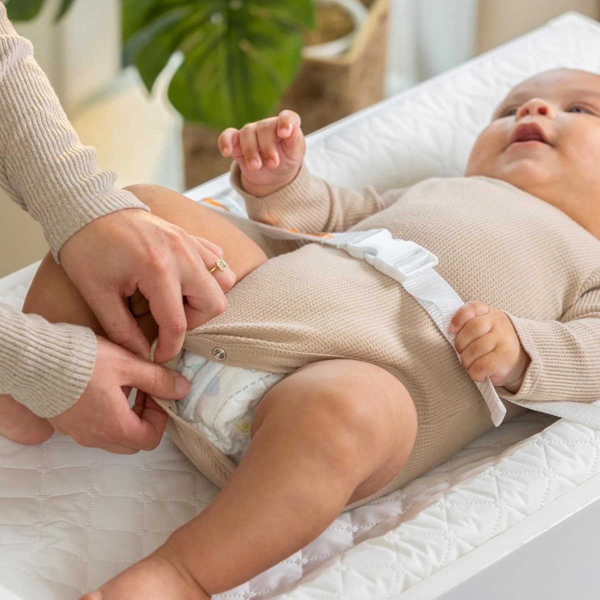 Summer by Ingenuity Contoured Changing Pad Includes Waterproof Changing Liner and Safety Fastening Strap with Quick - Release Buckle - LittleTreasures